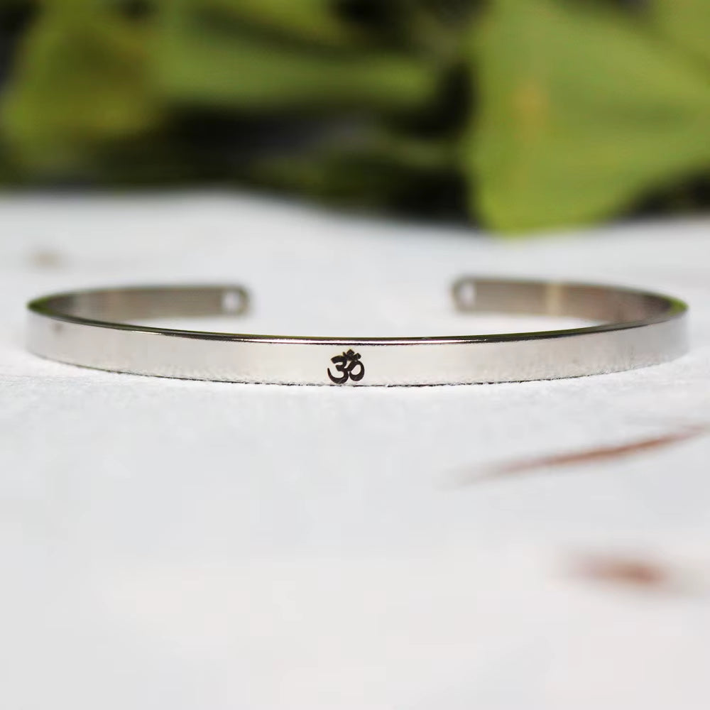 Stainless Steel Bangle Engraved Positive Inspirational Quote Mantra Cuff Titanium Steel Bracelets for Women Men 4Mm Jewelry Gift